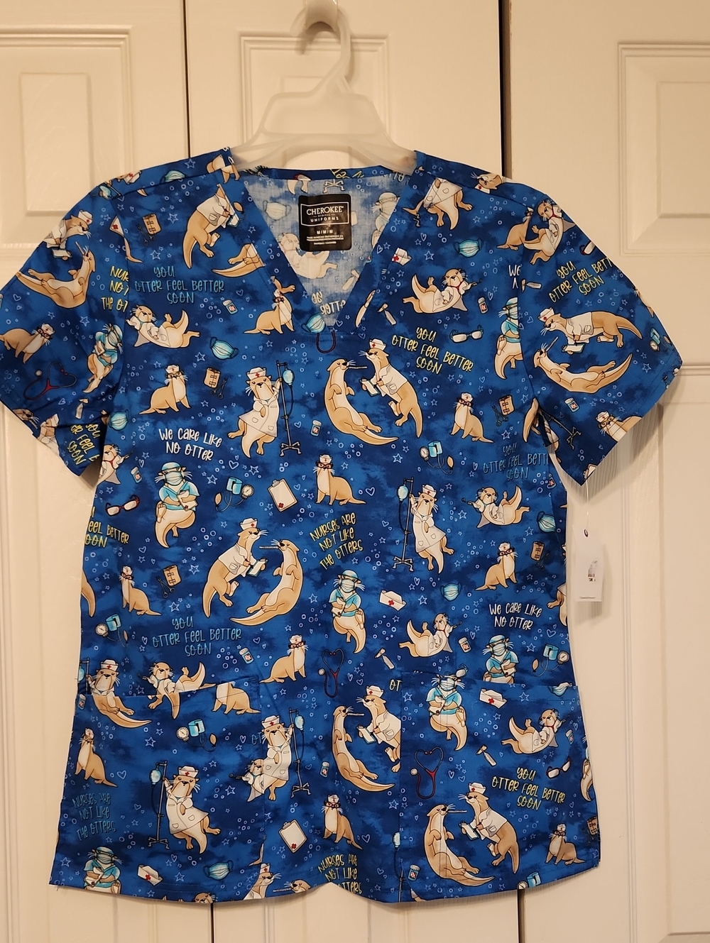 Cherokee Medical Uniforms Royal Blue Otter Print Scrub Top Size M